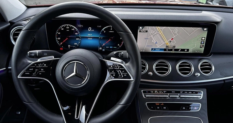 Mercedes-Benz Klasa E cena 245900 przebieg: 24100, rok produkcji 2023 z Strzegom małe 407